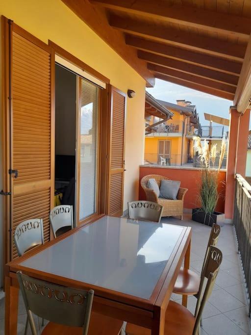 Modern Apartment With Terrace And Mezzanine Floor Colico Kültér fotó