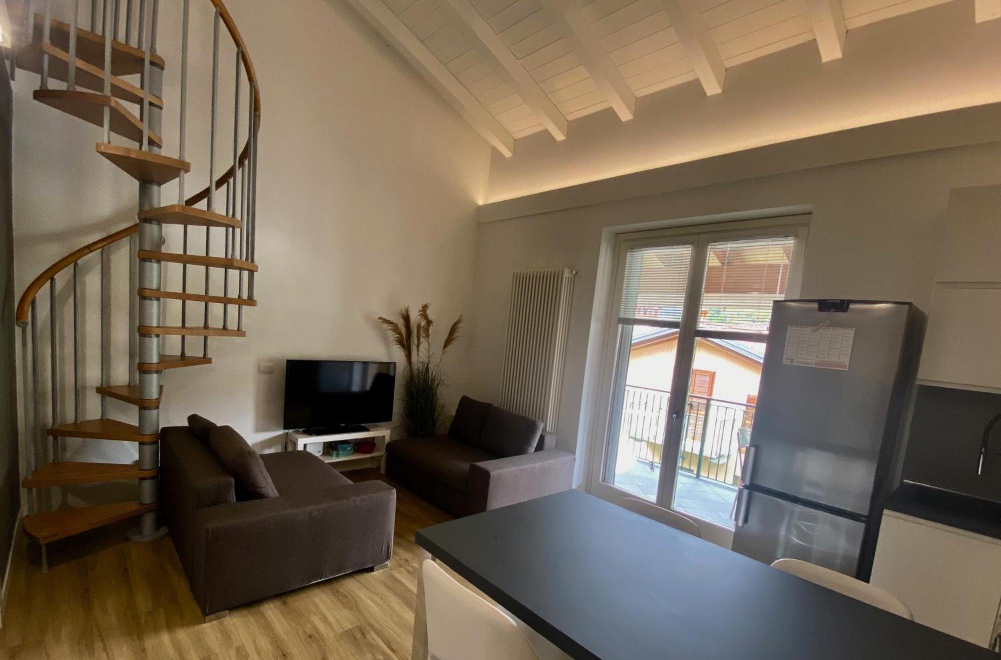 Modern Apartment With Terrace And Mezzanine Floor Colico Kültér fotó